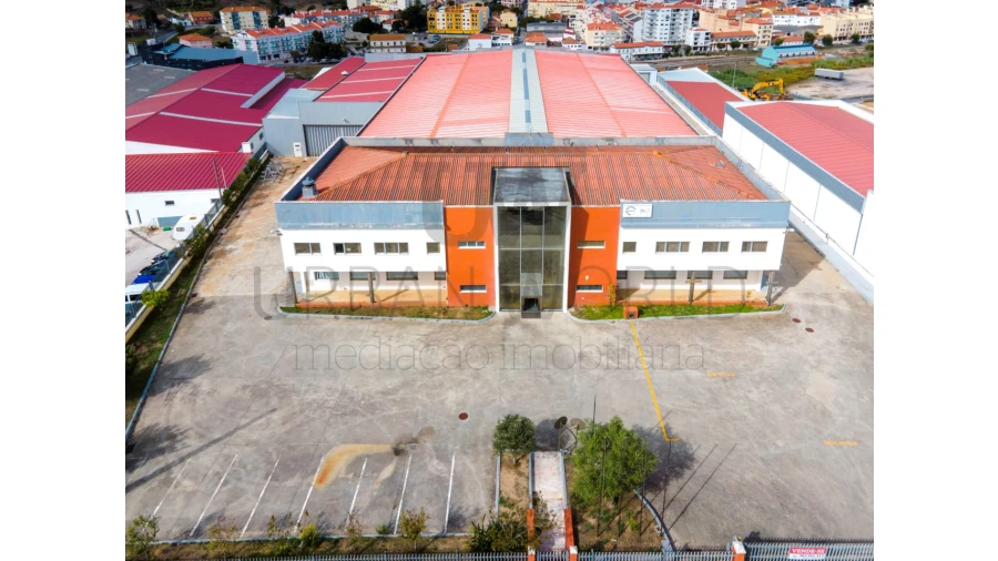 Armazém para Venda em Malveira e São Miguel de Alcainça