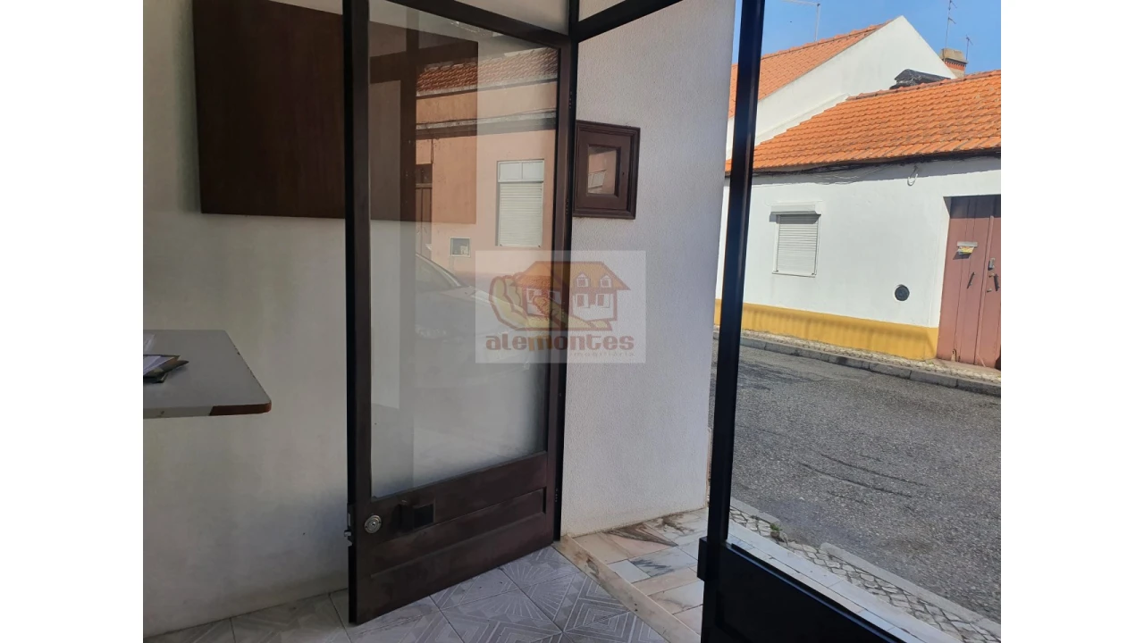 Loja para Arrendamento em Grândola e Santa Margarida da Serra Foto 2