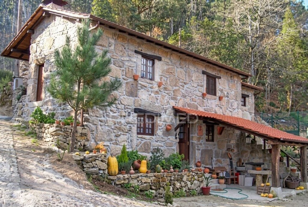 Quinta T2 para Venda em Couto de Esteves Foto 3