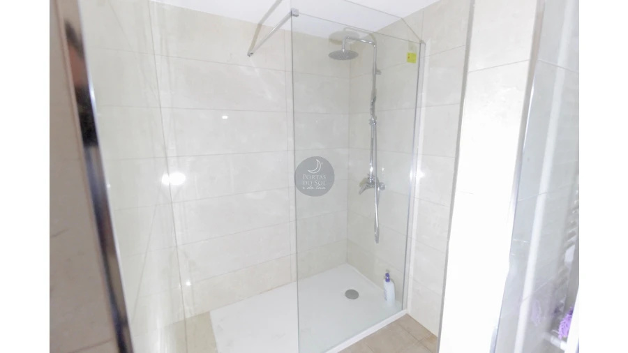 Moradia T9 para Venda em Abitureiras Foto 16