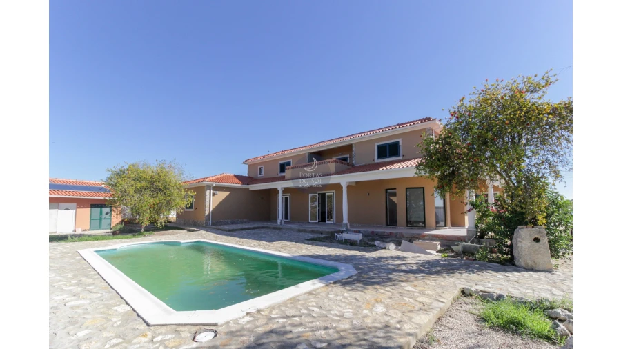 Moradia T9 para Venda em Abitureiras Foto 2