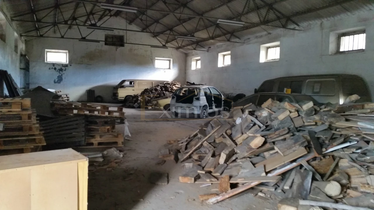 Armazém para Venda em Aver-O-Mar, Amorim e Terroso Foto 1