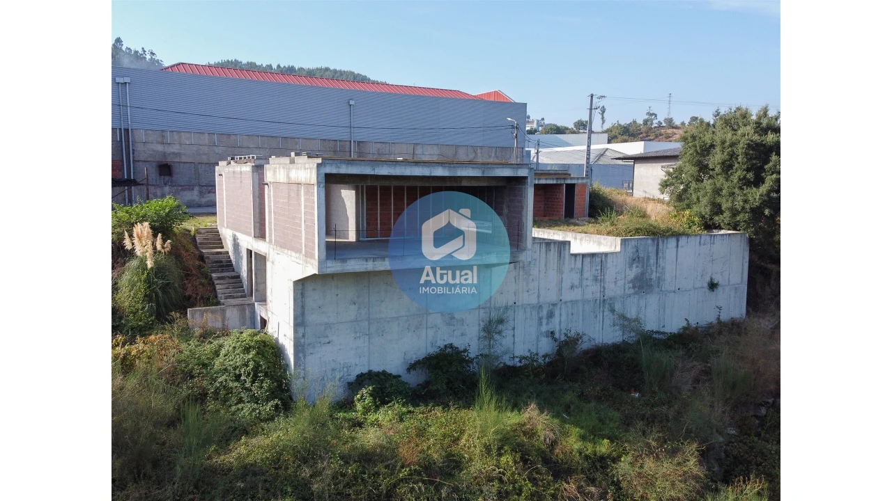 Moradia T3 para Venda em Vilarinho Foto 8