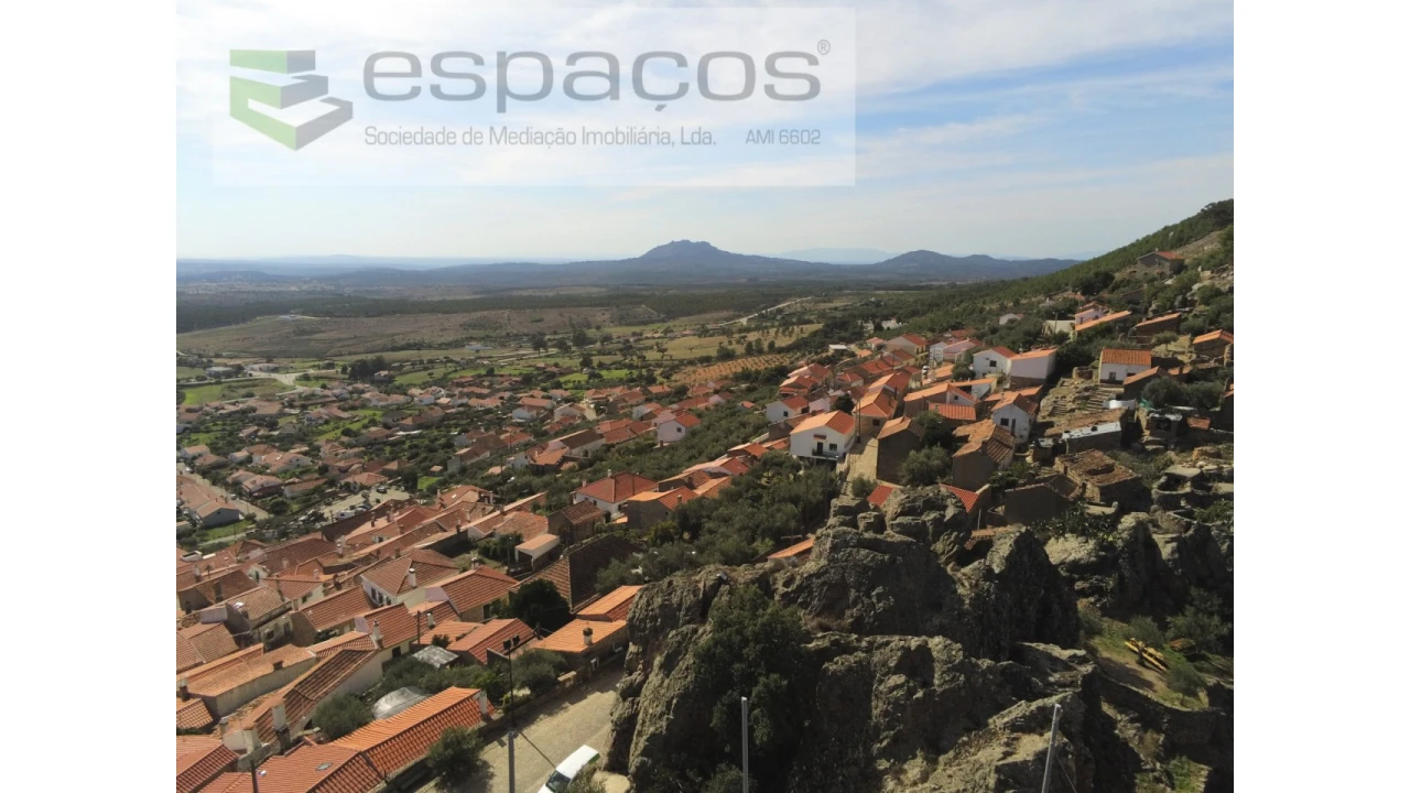 Moradia T2 para Venda em Penha Garcia Foto 3