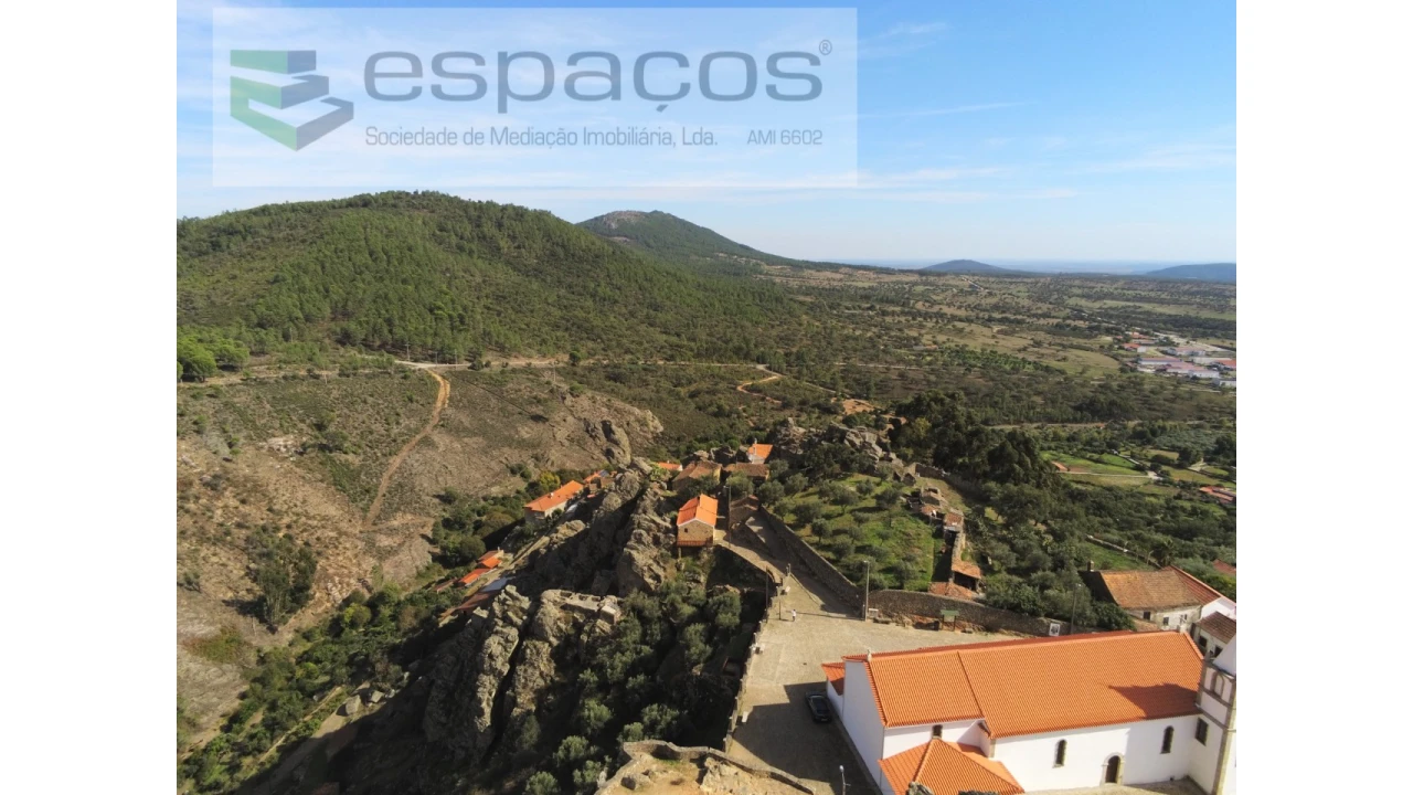 Moradia T2 para Venda em Penha Garcia Foto 7