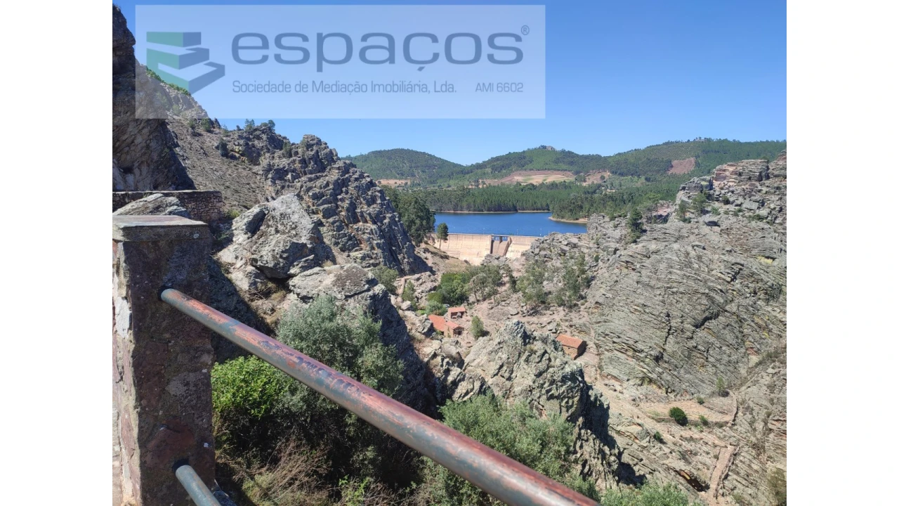 Moradia T2 para Venda em Penha Garcia Foto 11