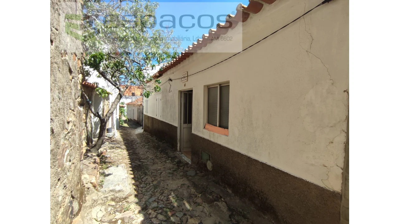 Moradia T2 para Venda em Penha Garcia Foto 13