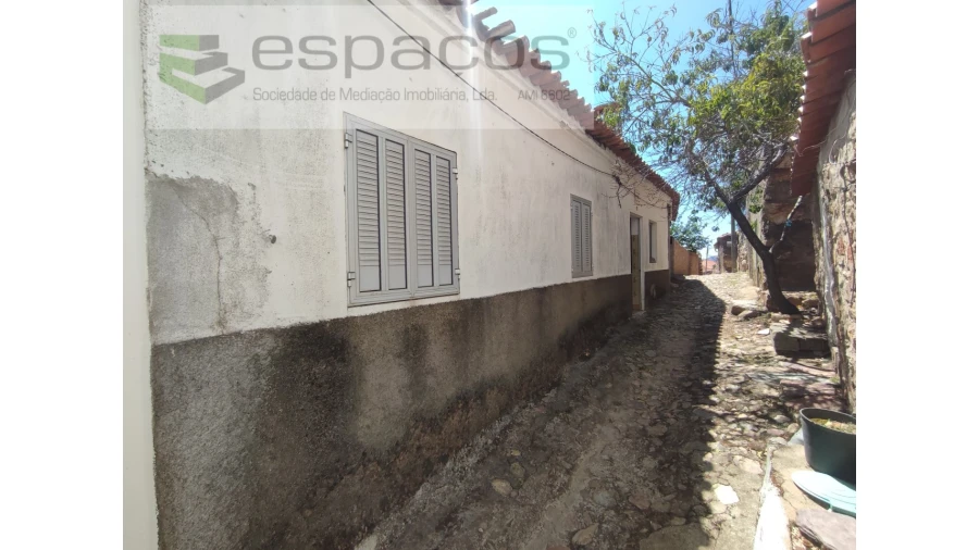 Moradia T2 para Venda em Penha Garcia Foto 11