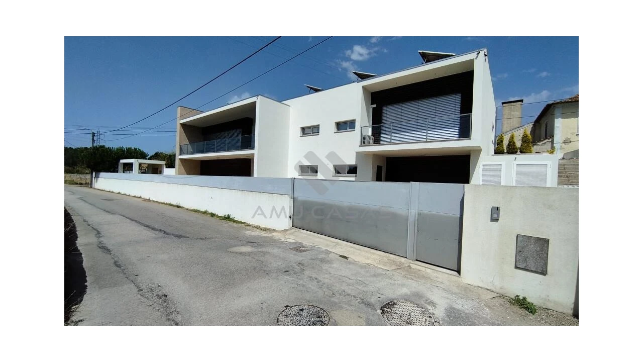 Moradia T3 para Venda em Salreu Foto 1