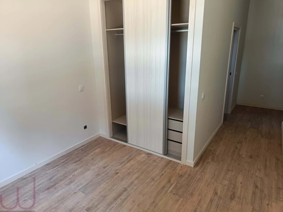 Apartamento T4 para Venda em Portimão Foto 15