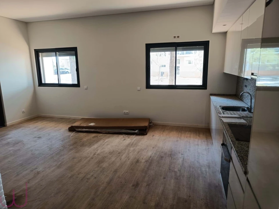 Apartamento T4 para Venda em Portimão Foto 2