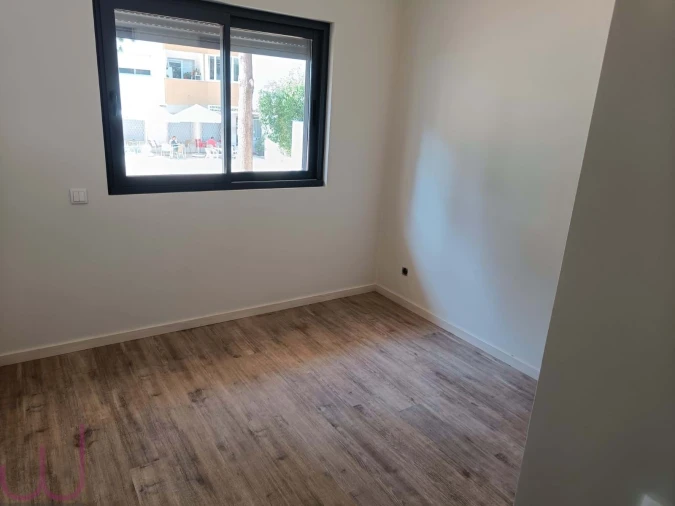 Apartamento T4 para Venda em Portimão Foto 14