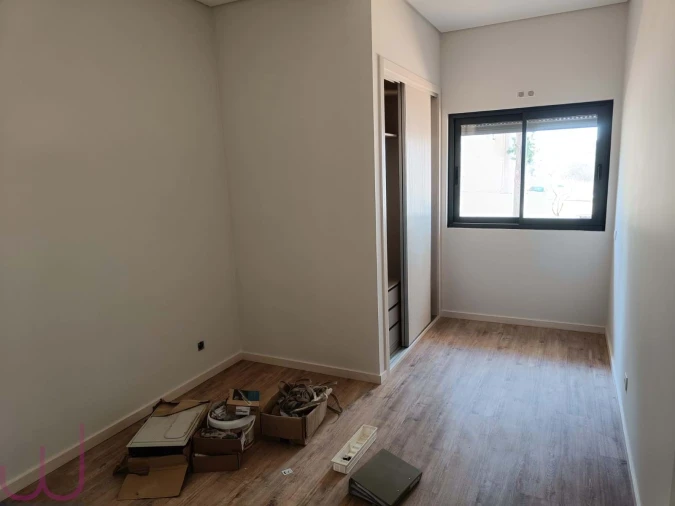 Apartamento T4 para Venda em Portimão Foto 10