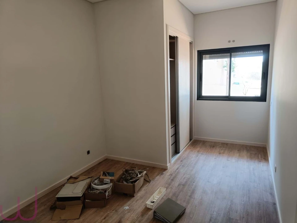 Apartamento T4 para Venda em Portimão Foto 10