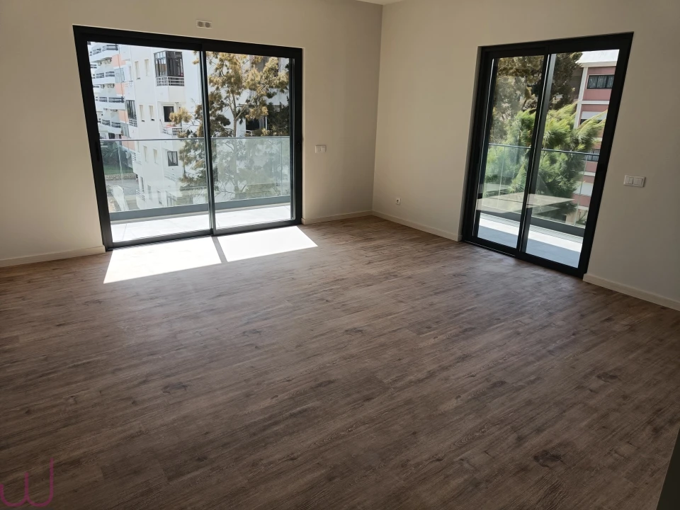 Apartamento T4 para Venda em Portimão Foto 2
