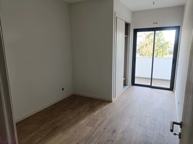 Apartamento T4 para Venda em Portimão Foto 23