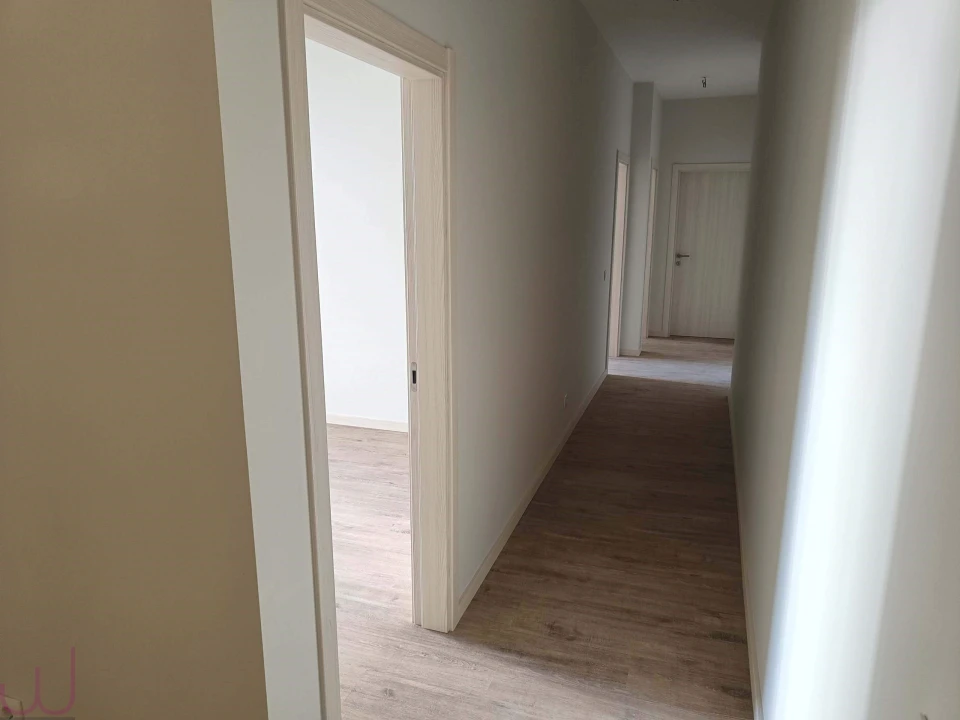 Apartamento T4 para Venda em Portimão Foto 15