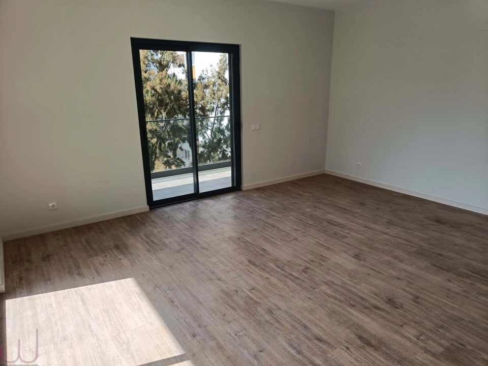 Apartamento T4 para Venda em Portimão Foto 3