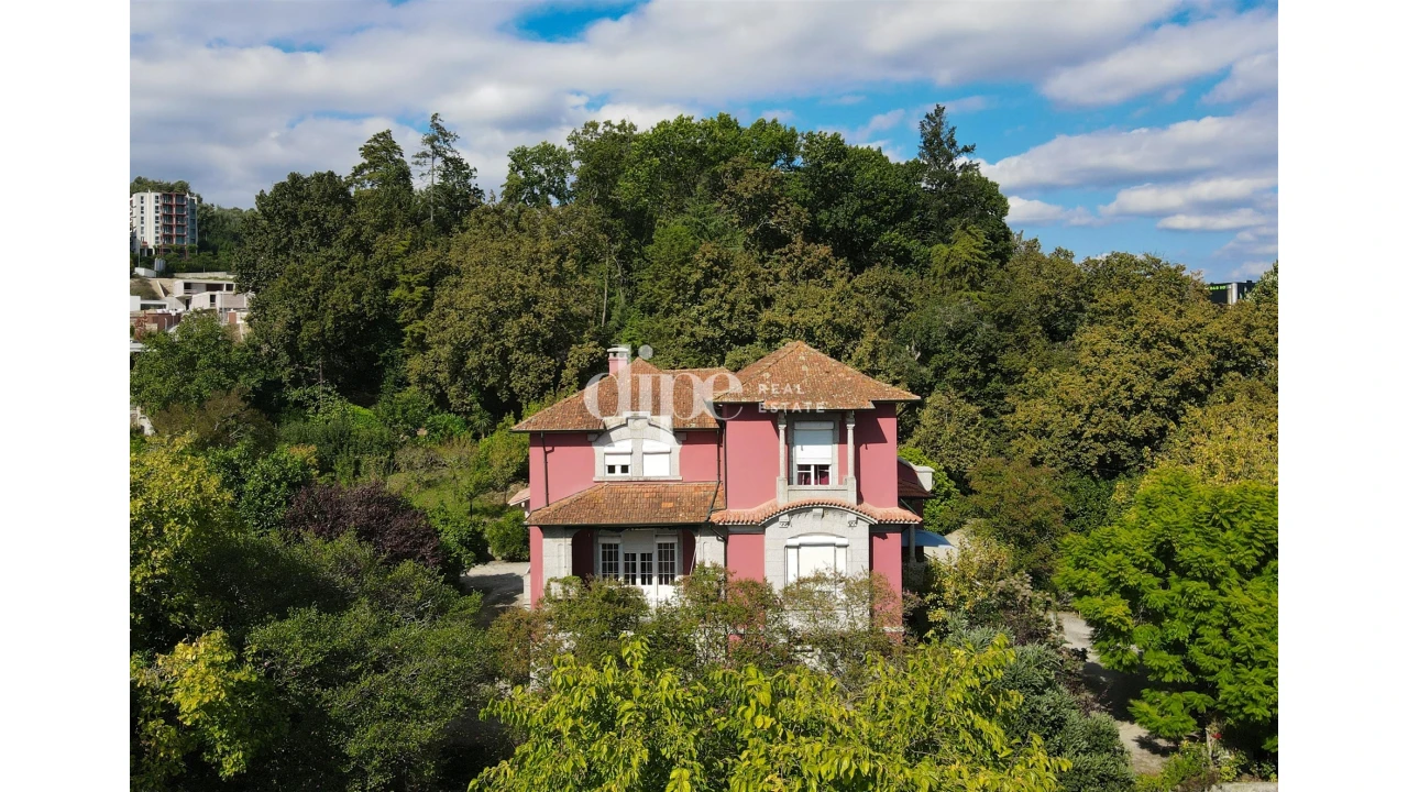 Moradia T9 para Venda em Azurem Foto 17