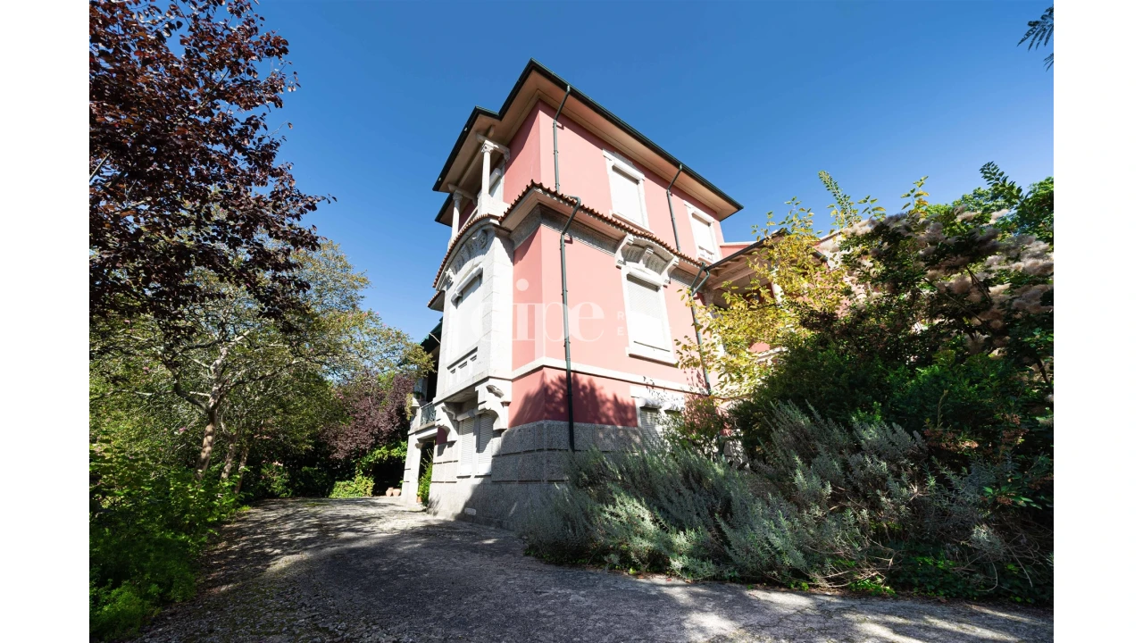 Moradia T9 para Venda em Azurem Foto 8