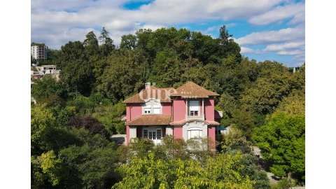 Moradia T9 para Venda em Azurem