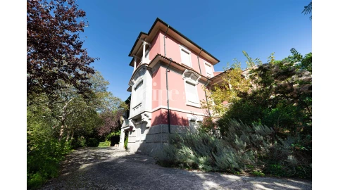 Moradia T9 para Venda em Azurem