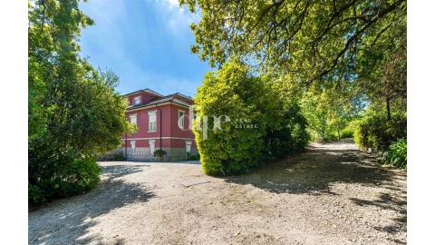 Moradia T9 para Venda em Azurem