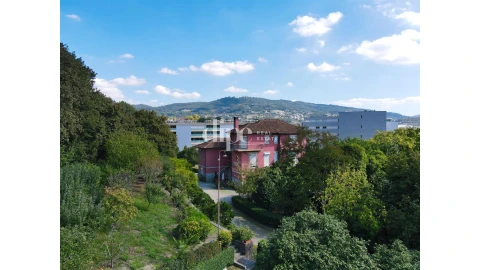 Moradia T9 para Venda em Azurem