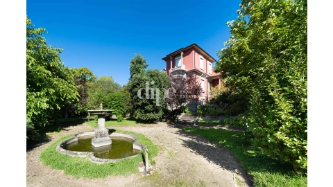 Moradia T9 para Venda em Azurem