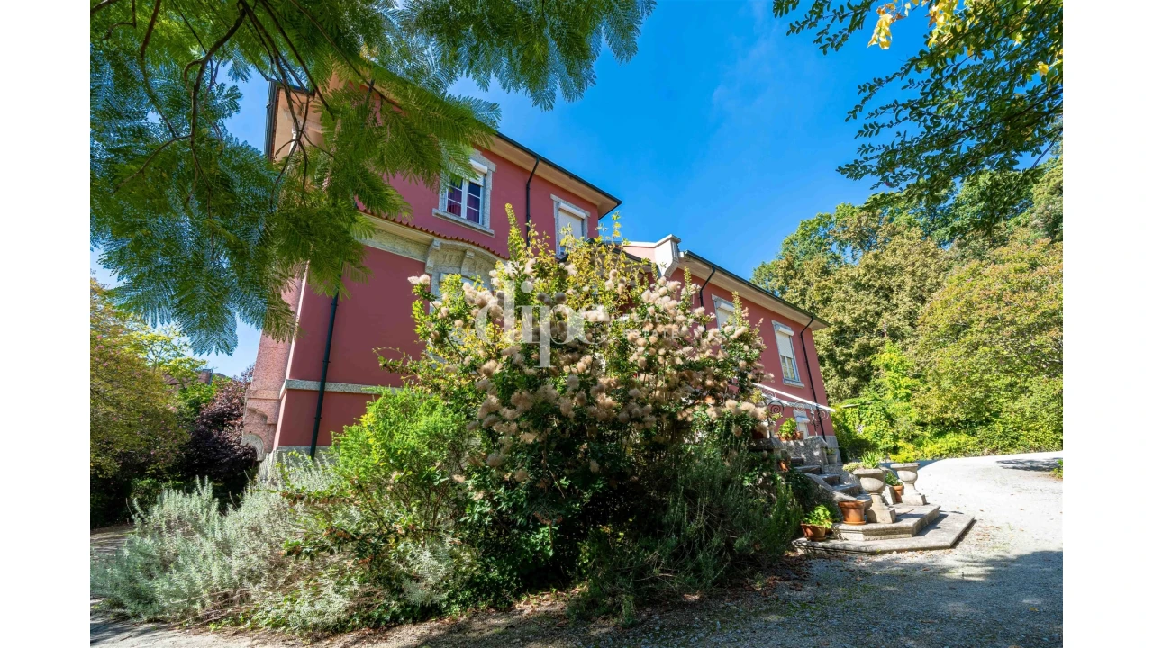 Moradia T9 para Venda em Azurem Foto 20