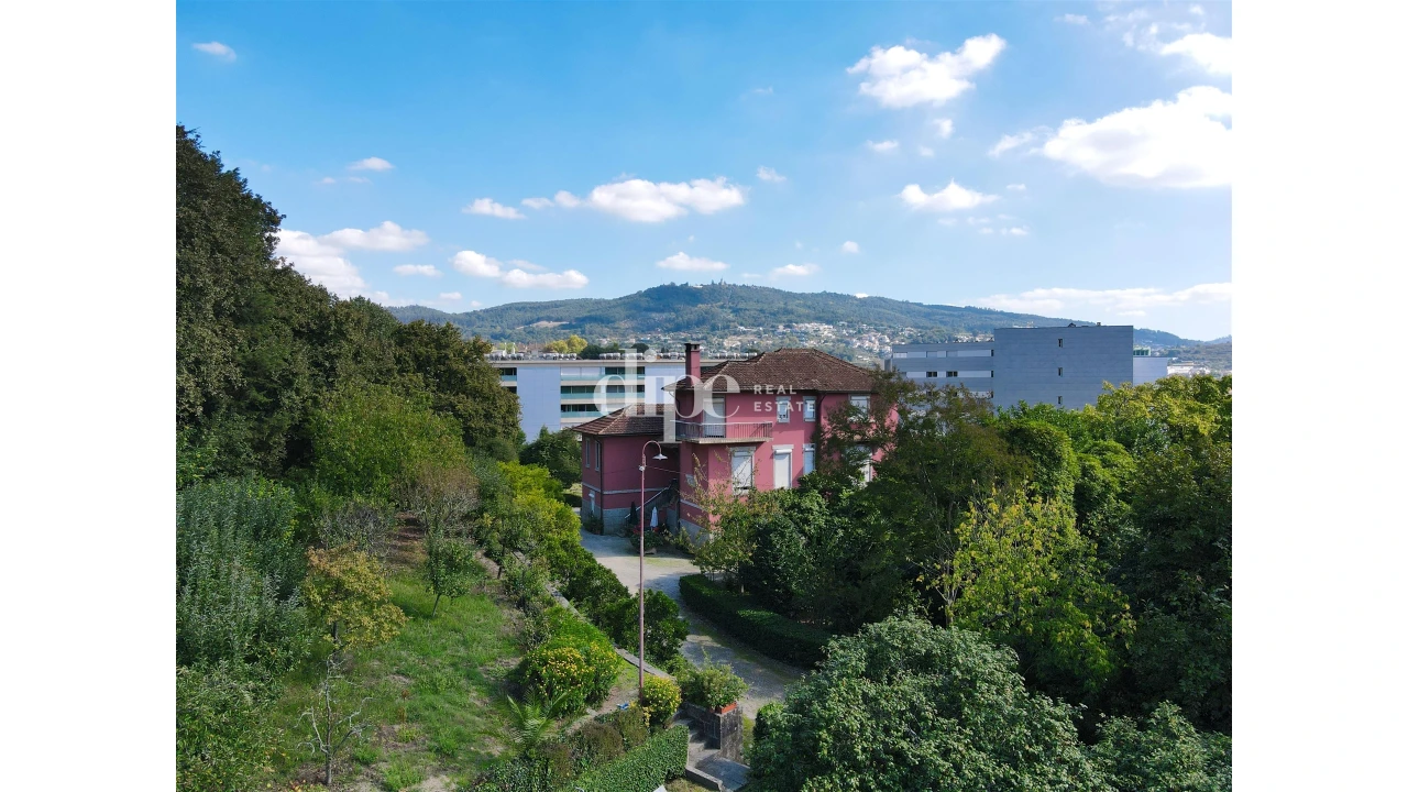 Moradia T9 para Venda em Azurem Foto 18