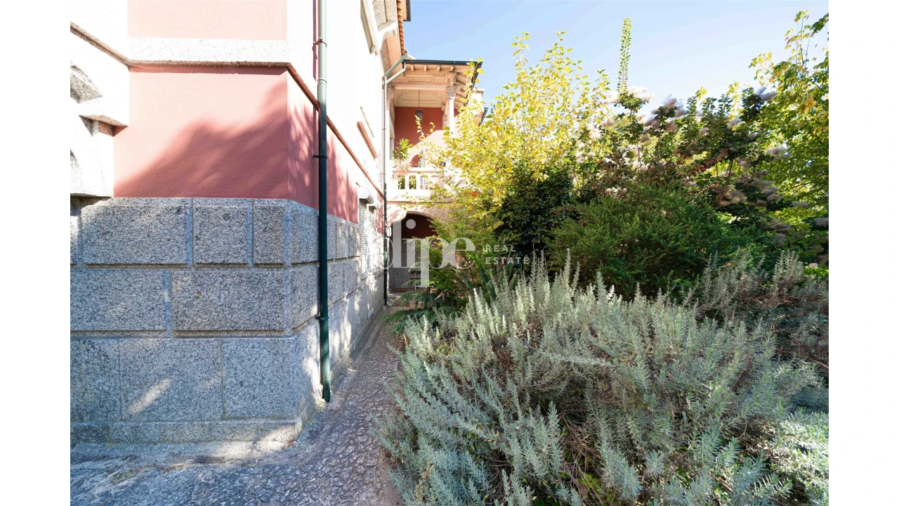 Moradia T9 para Venda em Azurem Foto 24