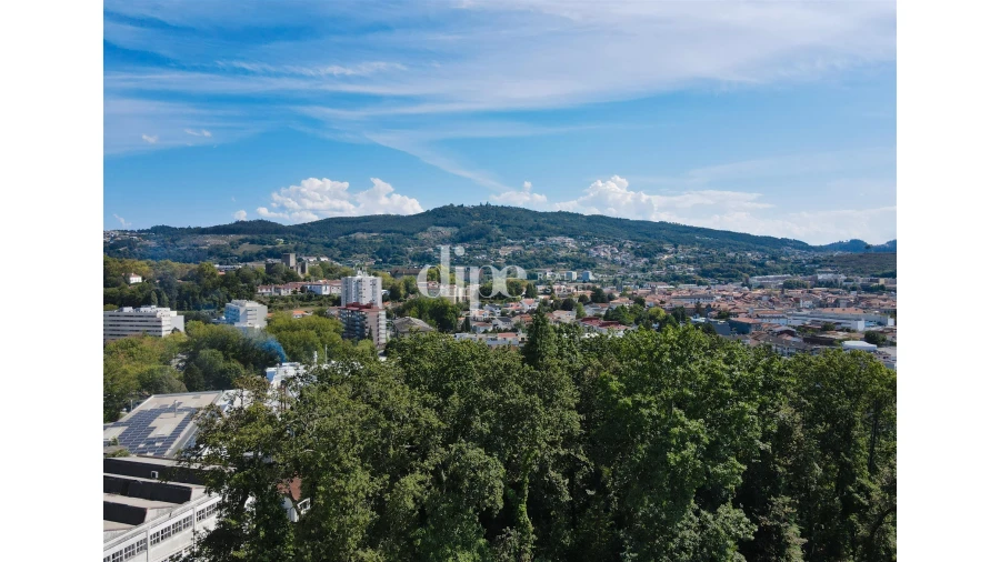 Moradia T9 para Venda em Azurem Foto 30