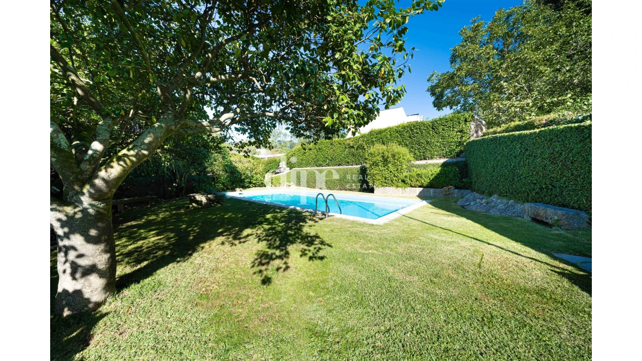 Moradia T9 para Venda em Azurem Foto 6