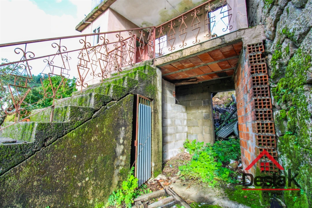 Moradia T4 para Venda em Caparrosa e Silvares Foto 11