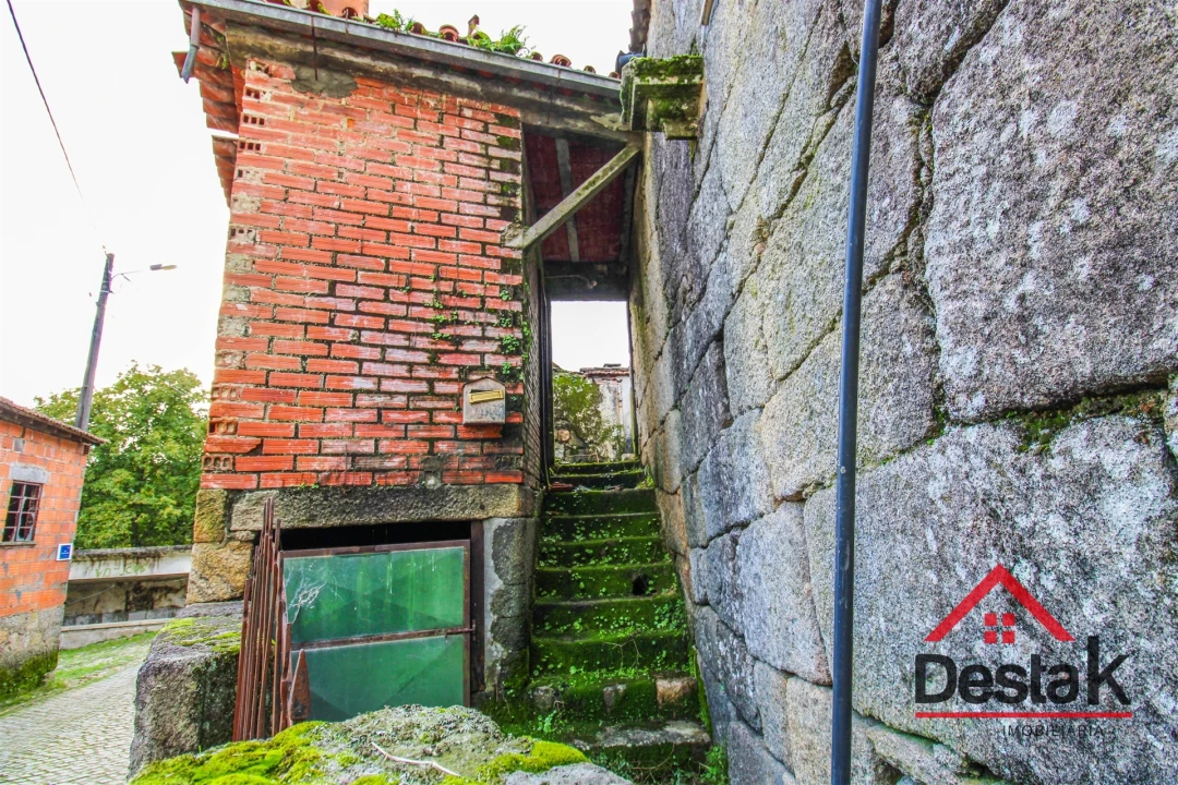 Moradia T4 para Venda em Caparrosa e Silvares Foto 16