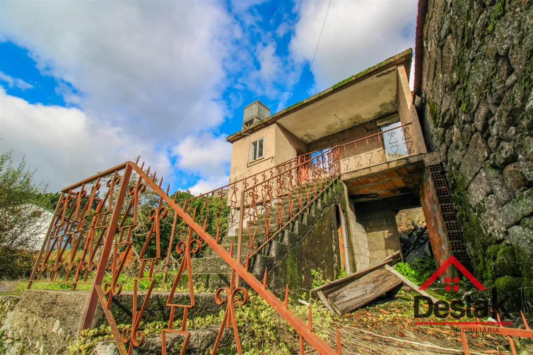 Moradia T4 para Venda em Caparrosa e Silvares Foto 4