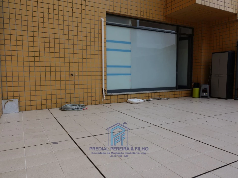 Loja para Venda em Rio Tinto Foto 16