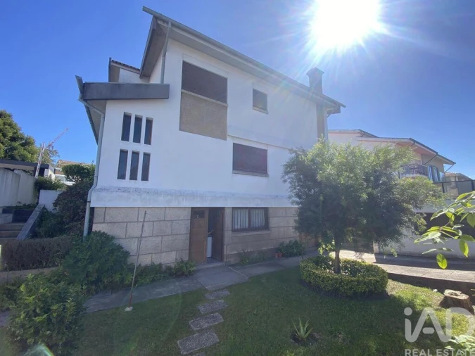 Moradia T6 para Venda em Paranhos Foto 25