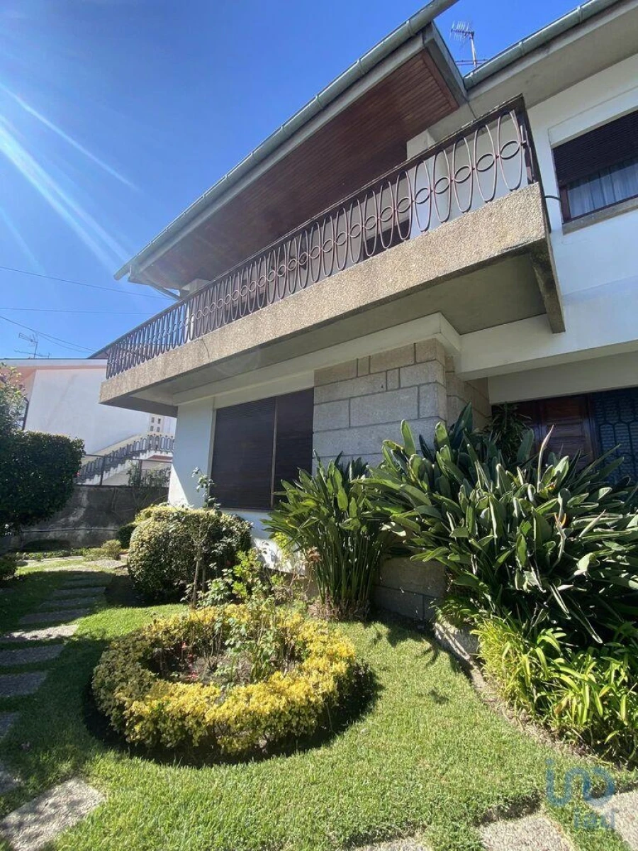 Moradia T6 para Venda em Paranhos Foto 2