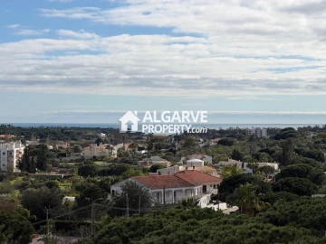 Moradia T4 para Venda em Quarteira