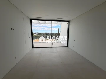 Moradia T4 para Venda em Quarteira