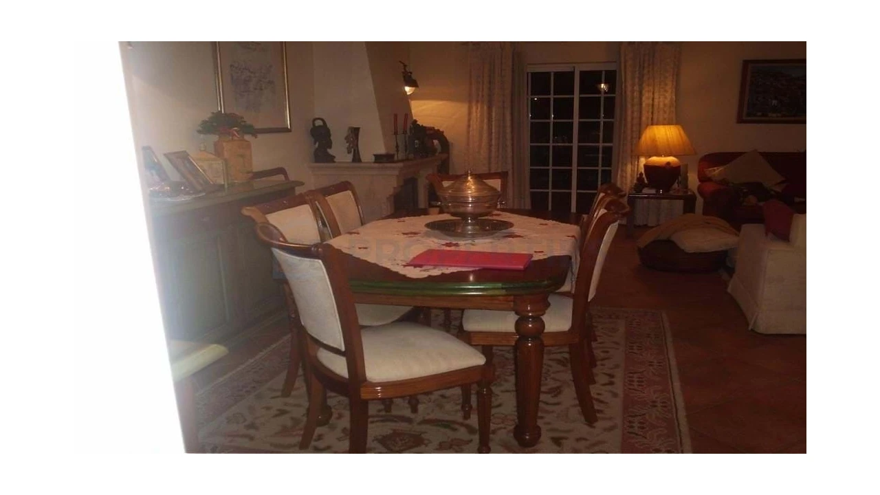 Moradia T4 para Venda em Almancil Foto 12