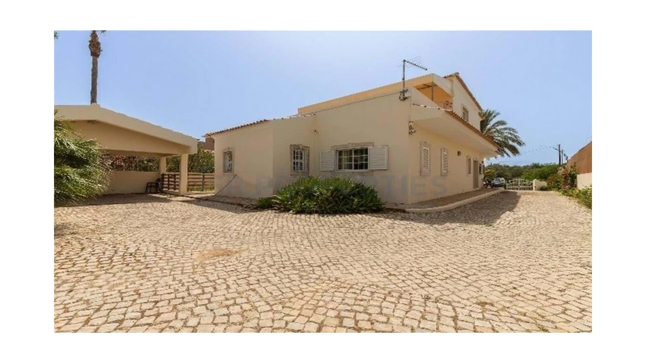 Moradia T4 para Venda em Almancil Foto 3