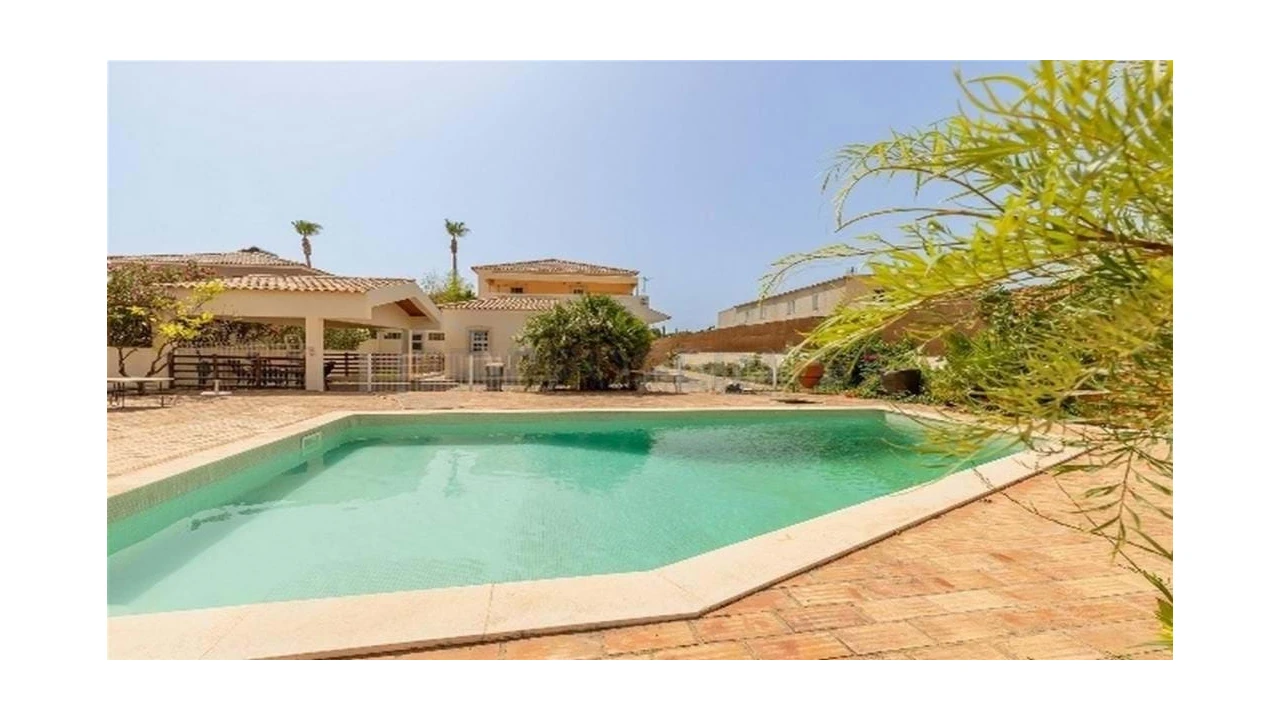 Moradia T4 para Venda em Almancil Foto 4