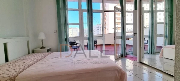 Apartamento T1 para Arrendamento em Corroios