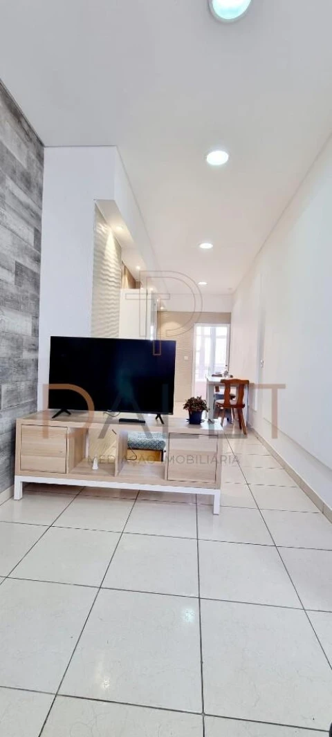 Apartamento T1 para Arrendamento em Corroios