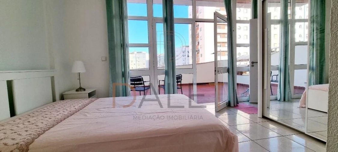 Apartamento T1 para Arrendamento em Corroios Foto 25
