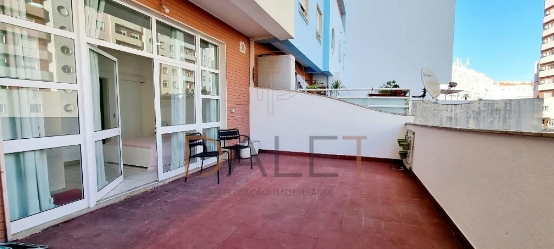 Apartamento T1 para Arrendamento em Corroios Foto 28