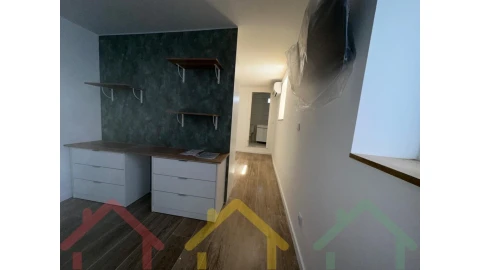 Moradia T1 para Venda em Mafamude e Vilar do Paraíso
